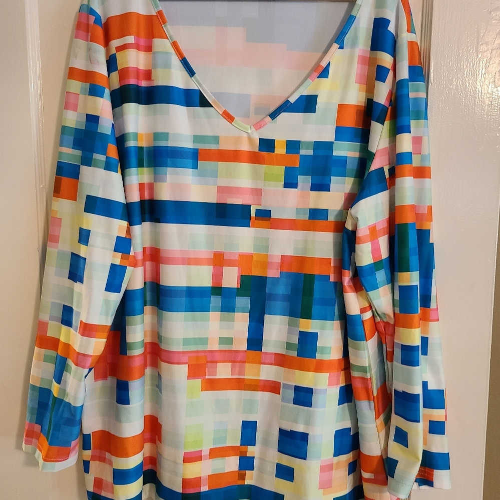 3X long 3/4 length sleeve Sakurafina top with bright abstract print